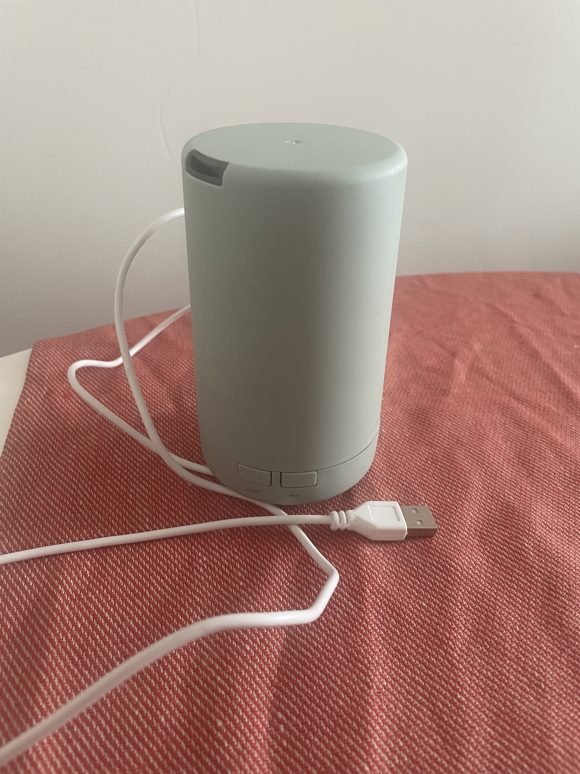 Mini dehumidifier